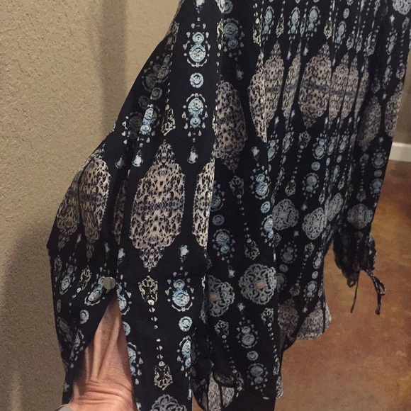 Top - Picture 2 of 2